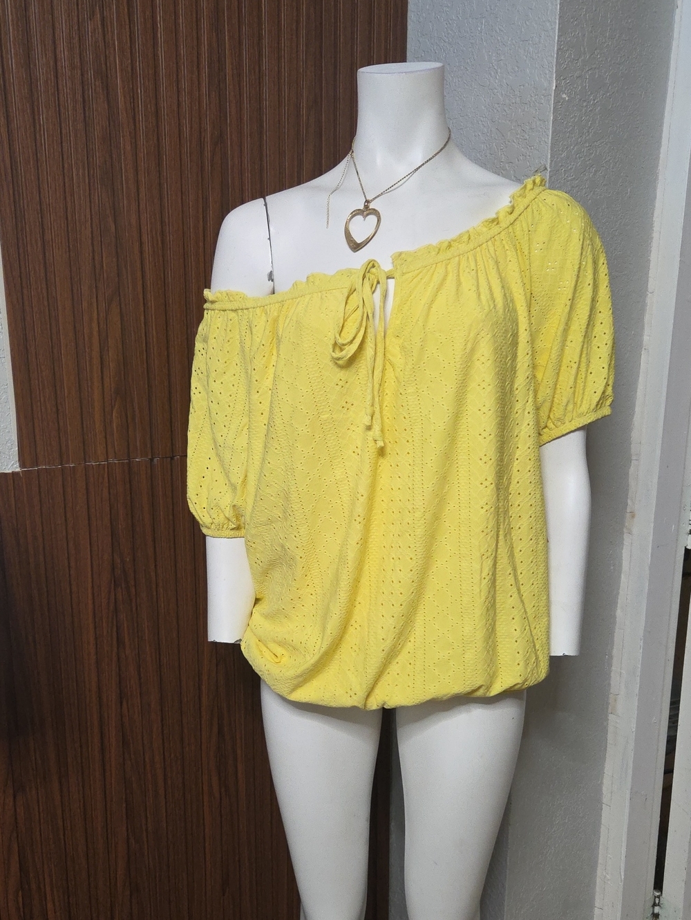 Yellow Off-Shoulder Eyelet Peasant Top 1xlarge Sz.